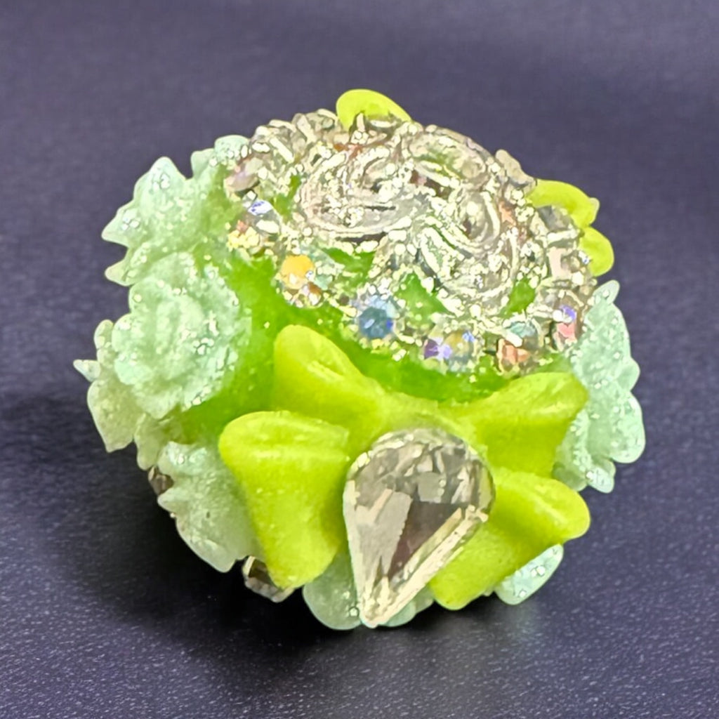 16mm Bow and Roses Fancy Beads-U17