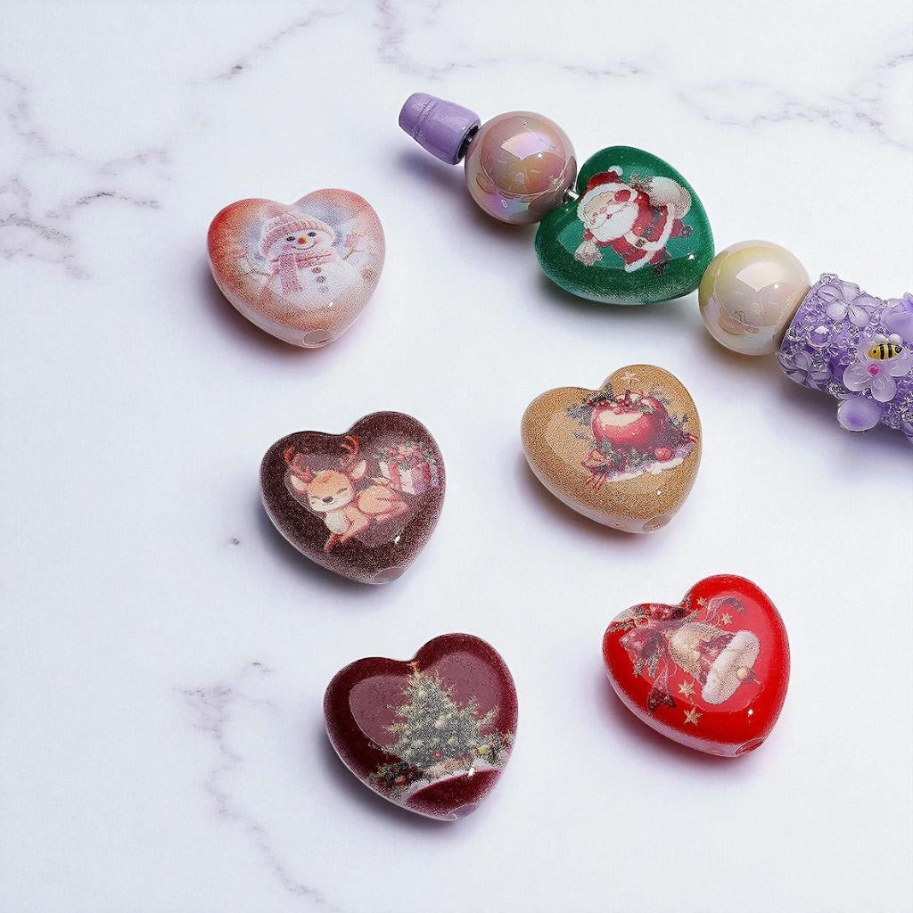 23mm Christmas Heart Beads (5pcs) Main image