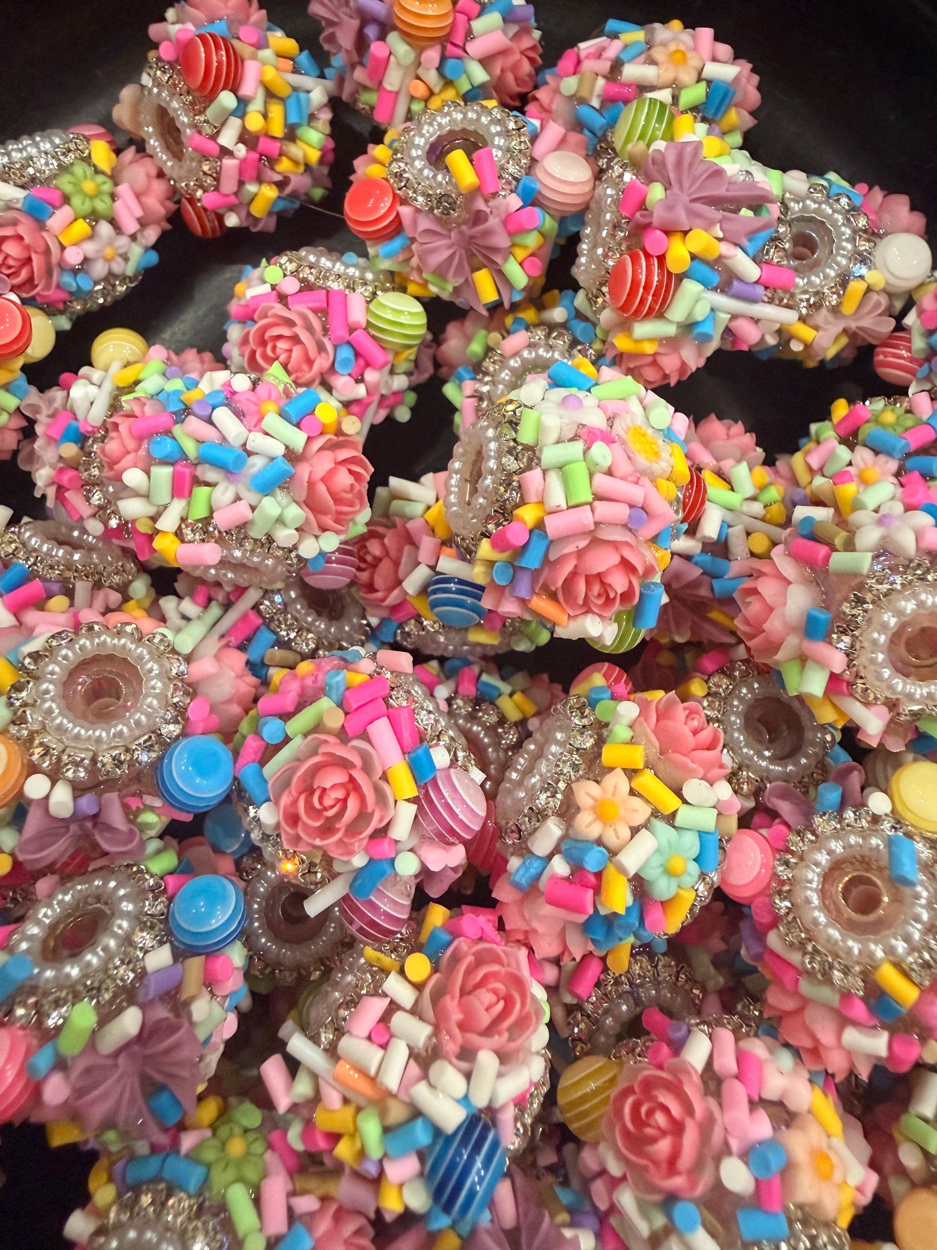 18mm  Sprinkles, Lollypop and Glower Fancy Beads (5pcs) Main image