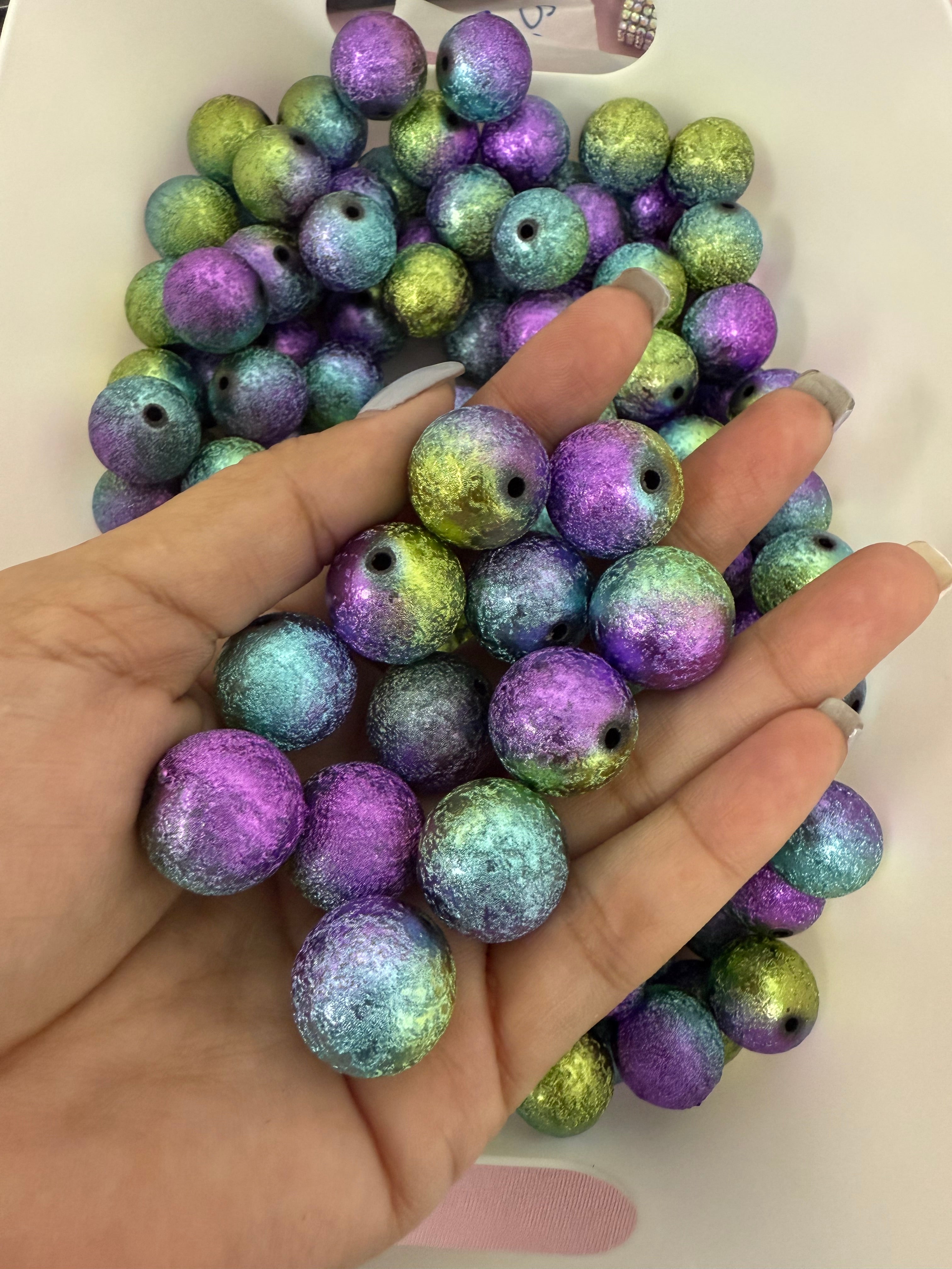 18mm Foil Peacock Colored Bead Main image