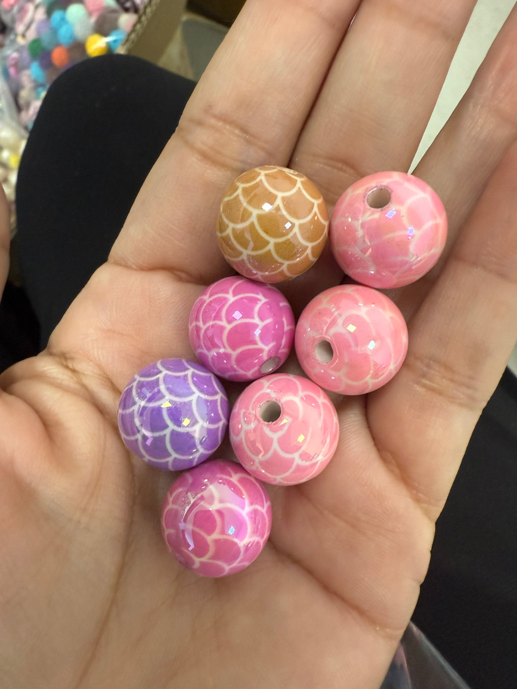 16mm UV Mermaid Scale Beads-K13