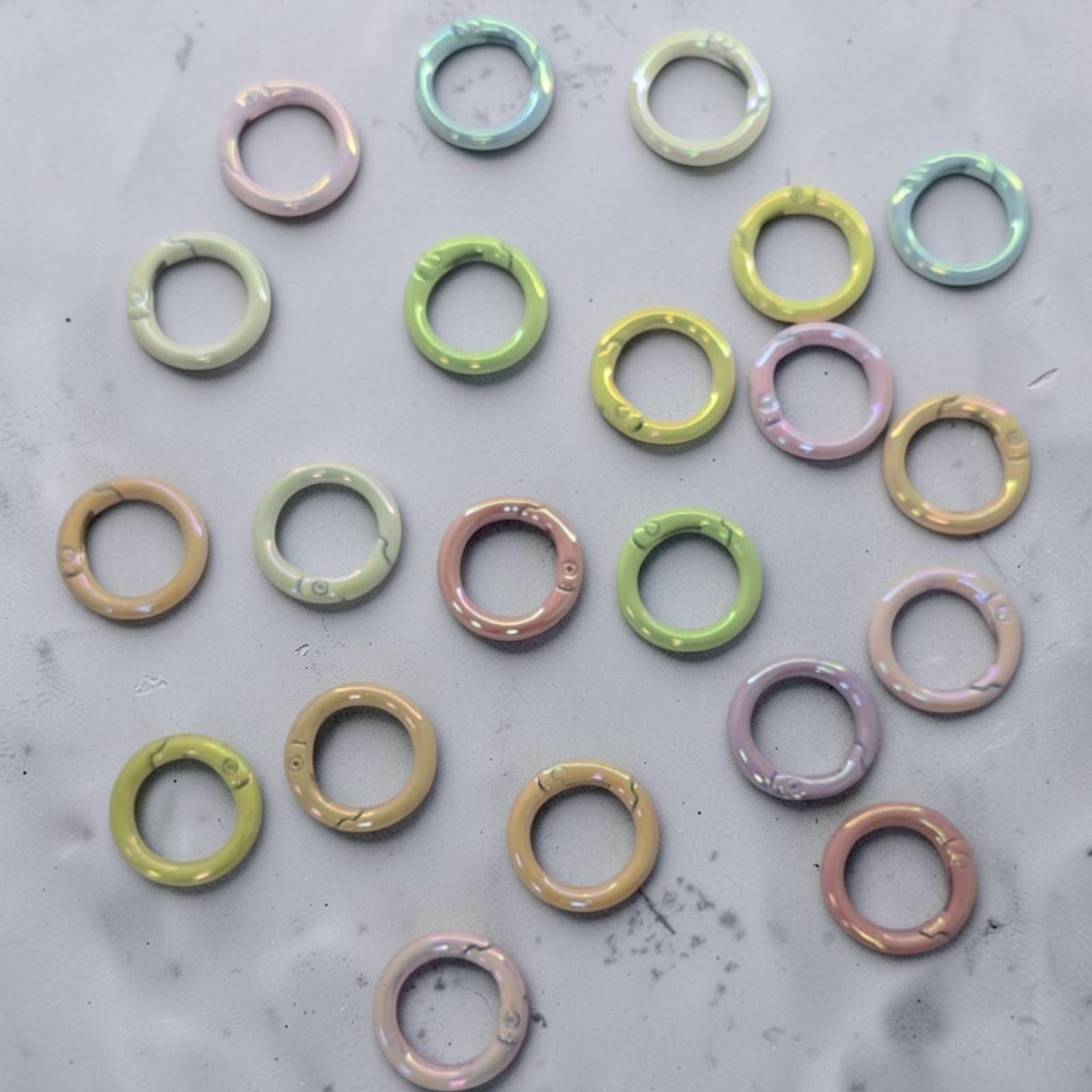 1” Circle Spring Snap Hood For Keyrings and Keychains in AB Pastel Colors (20 pcs)🫶