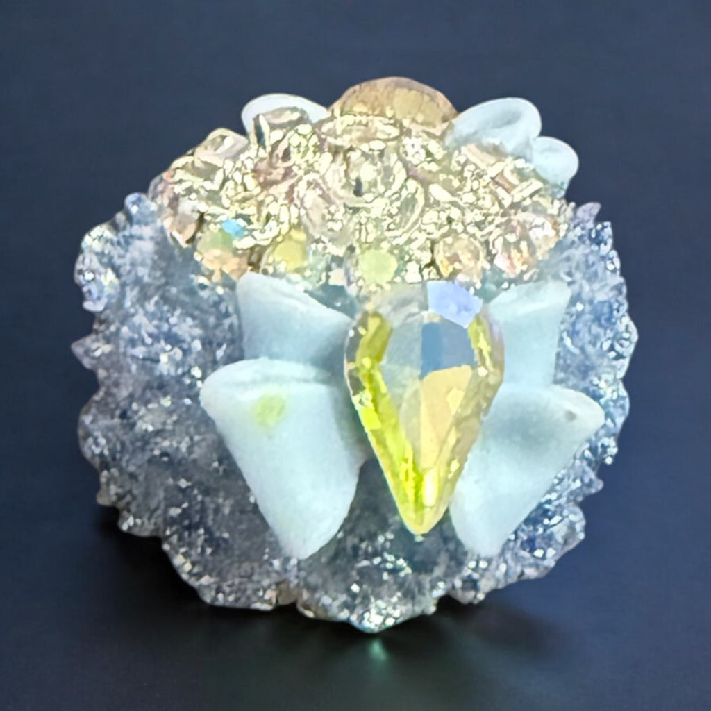 16mm Bow and Roses Fancy Beads-U17