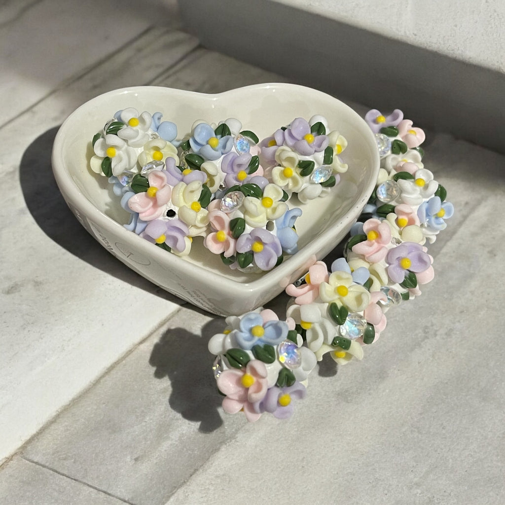 16mm Fancy Flowers and Stone Beads
