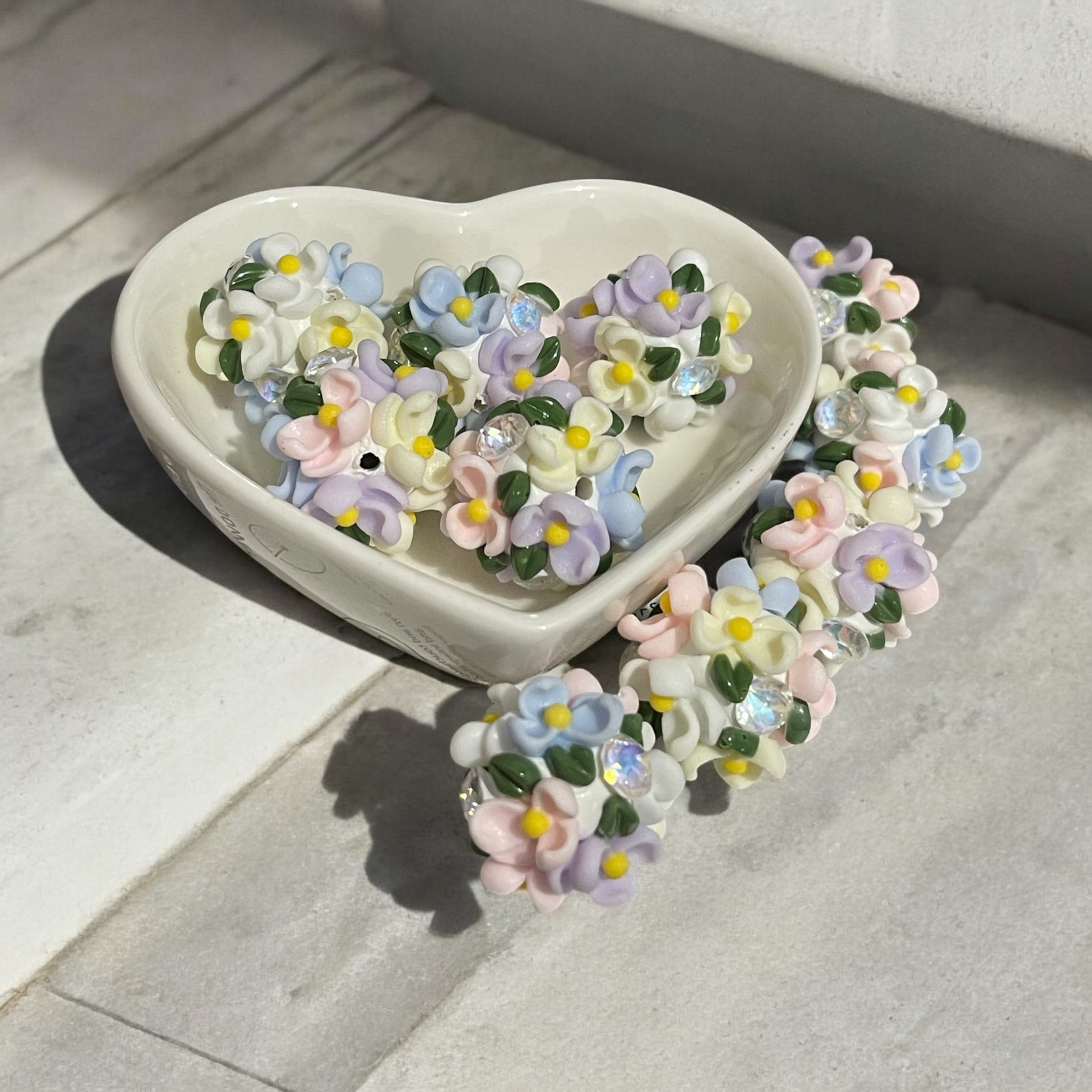 16mm Fancy Flowers and Stone Beads