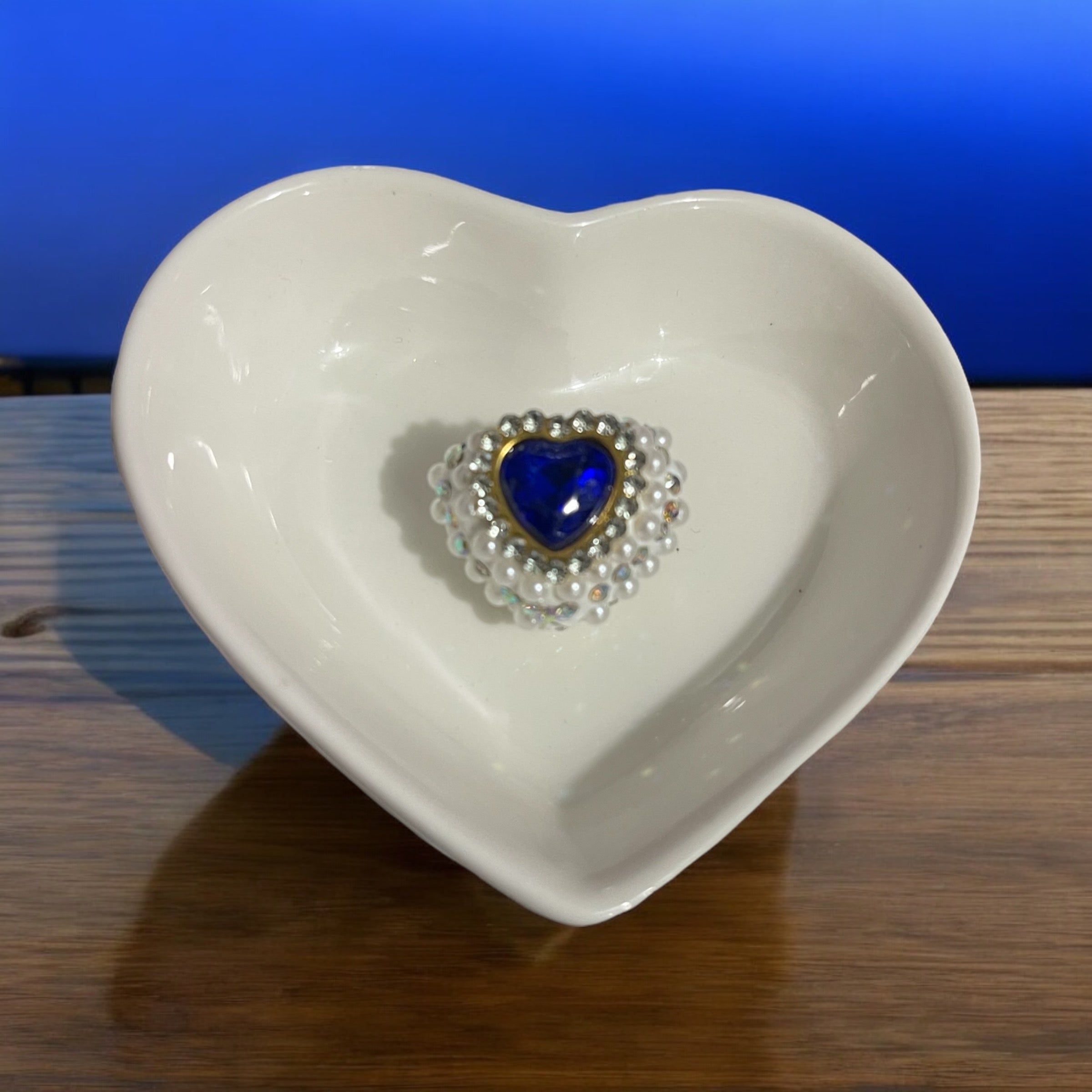 20mm Hearts with Rhinestones and Pearls Secondary image
