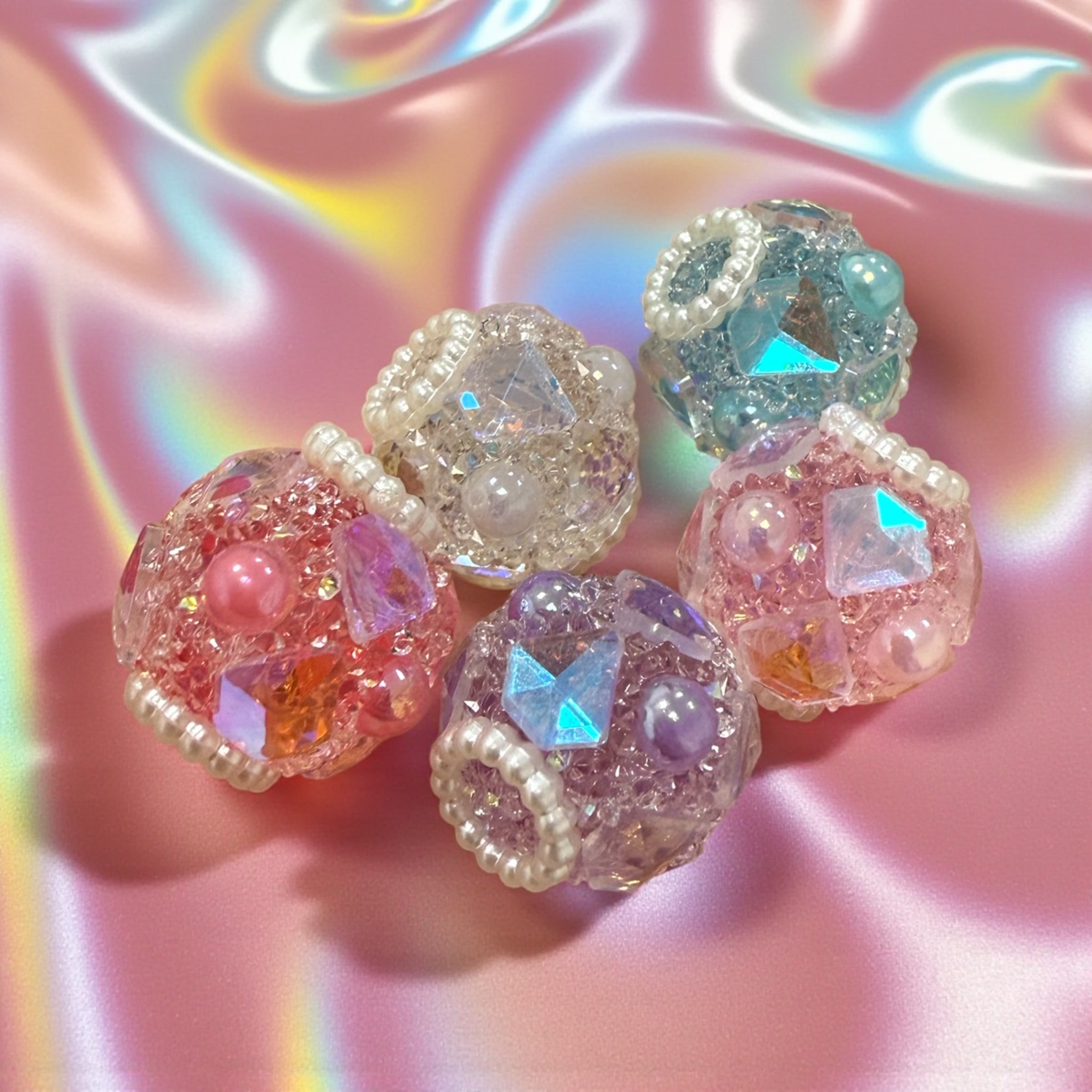 16mm Sugar and Diamonds Beads (5pcs) Secondary image