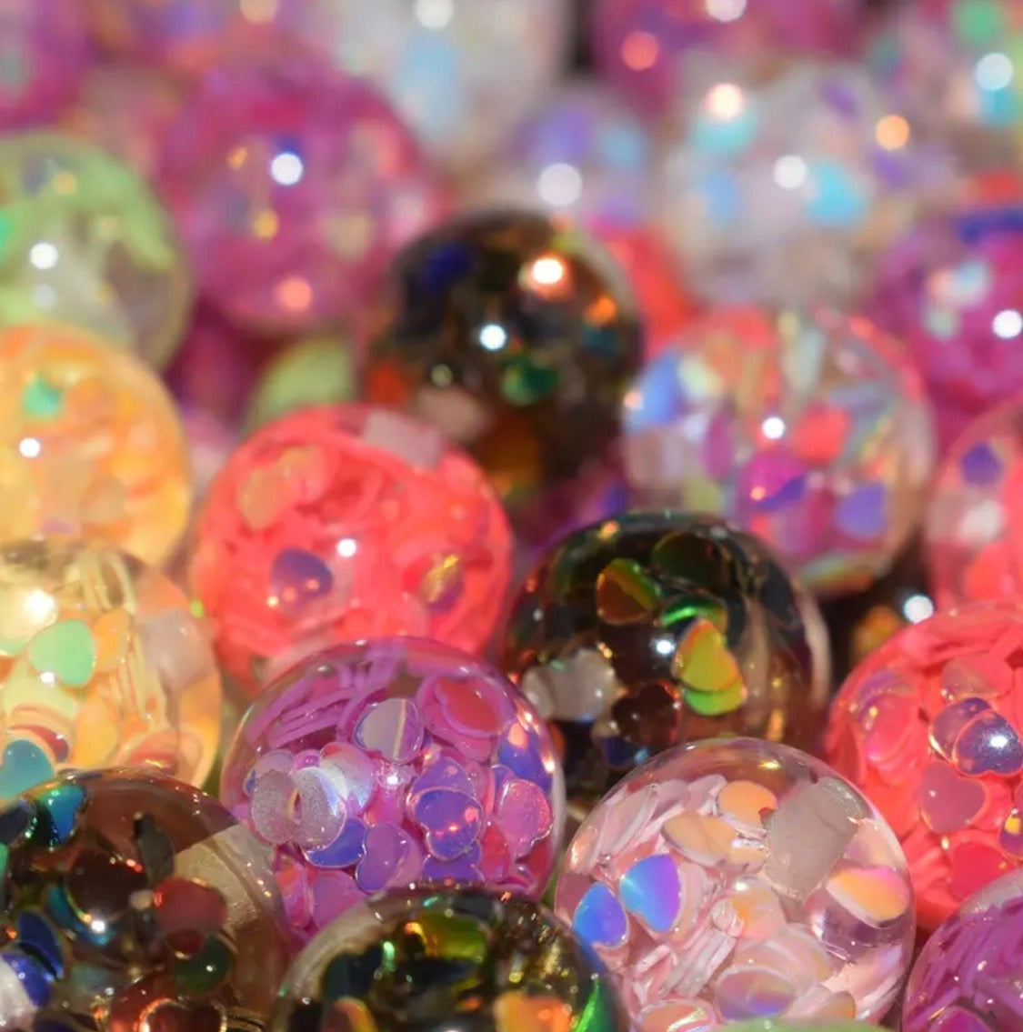 16mm UV Coating Multi-Color Shiny Heart Flakes Inside Round Acrylic Beads-A1