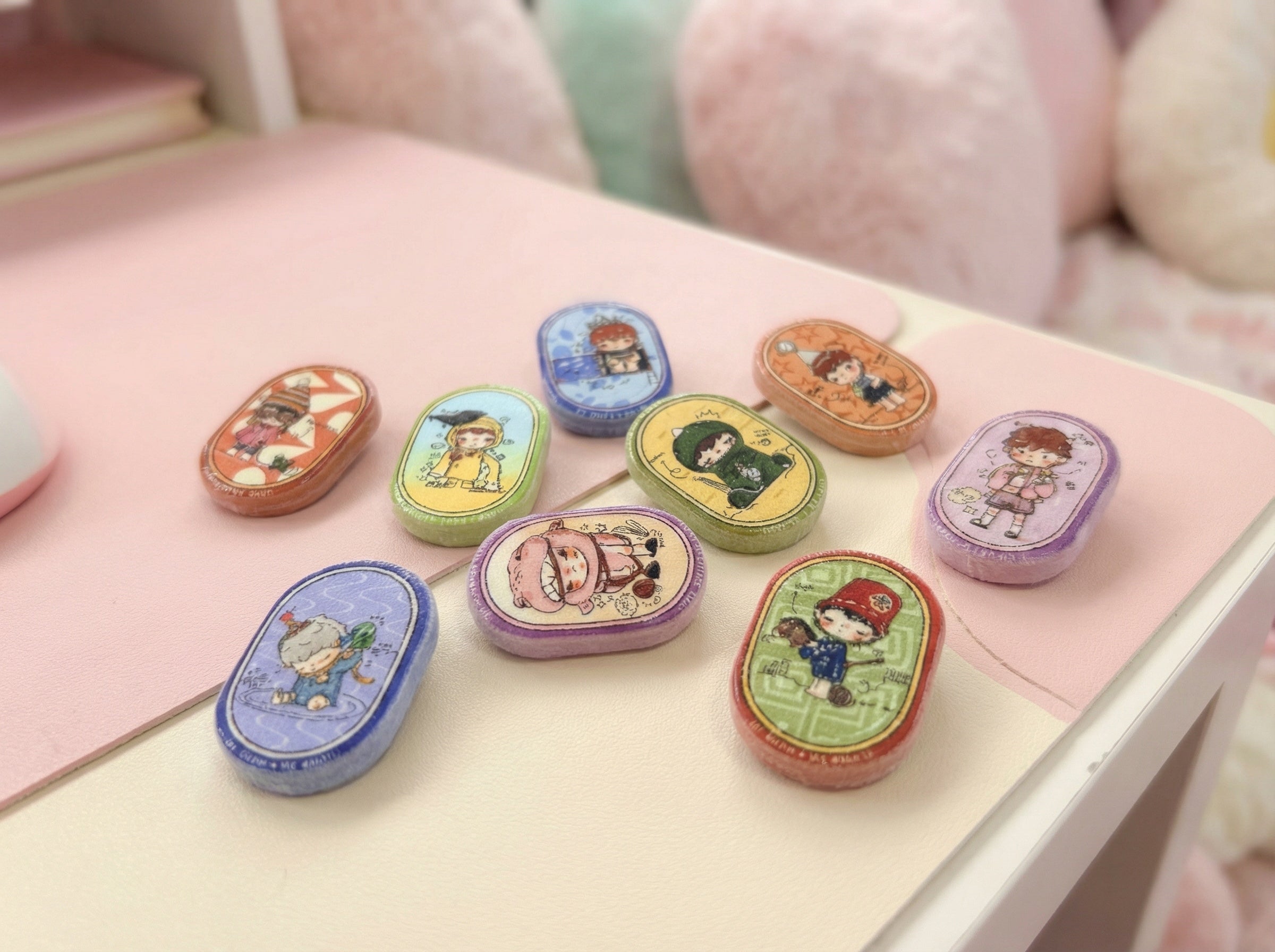 Hirono Focal Acrylic Beads Main image