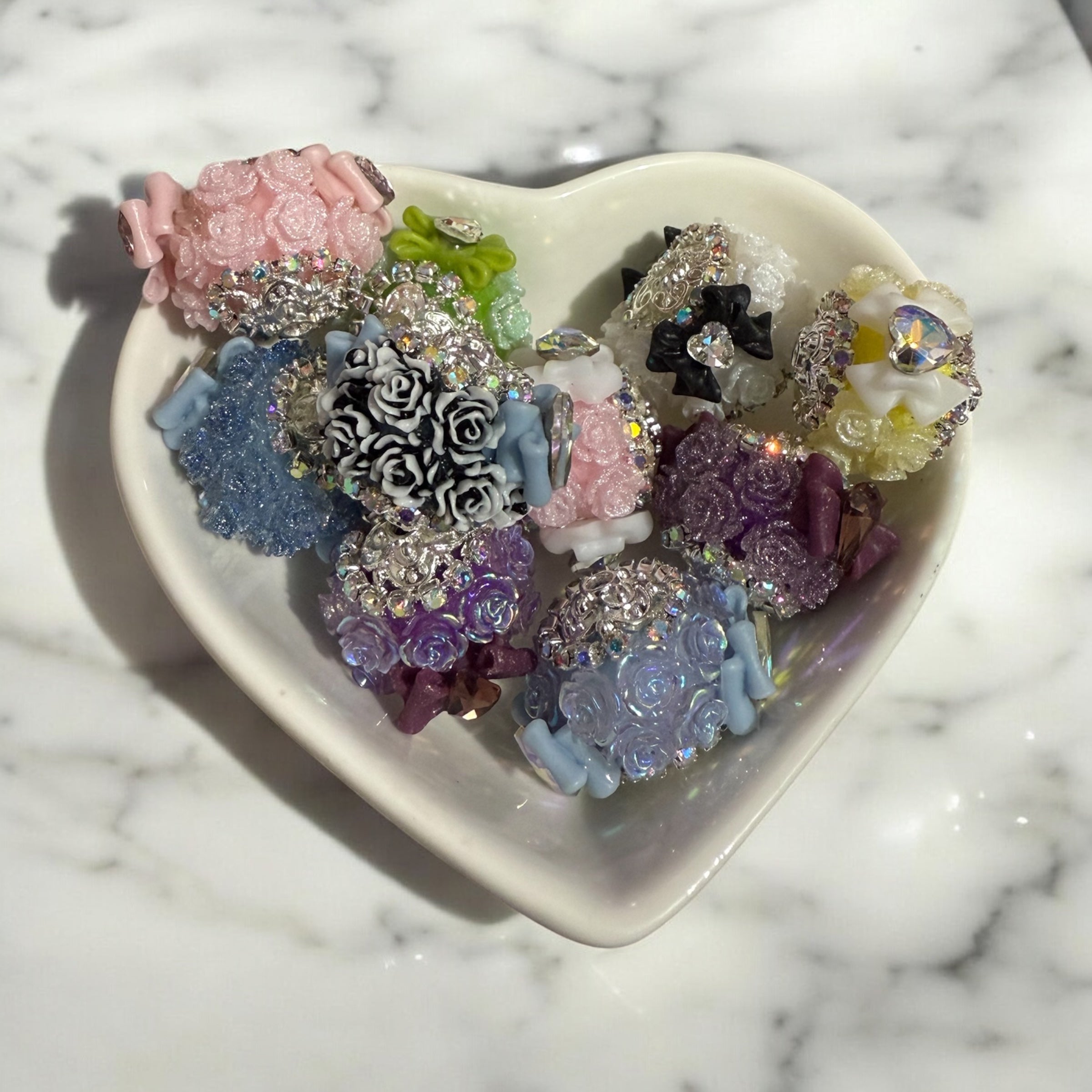 16mm Bow and Roses Fancy Beads-U17 Main image