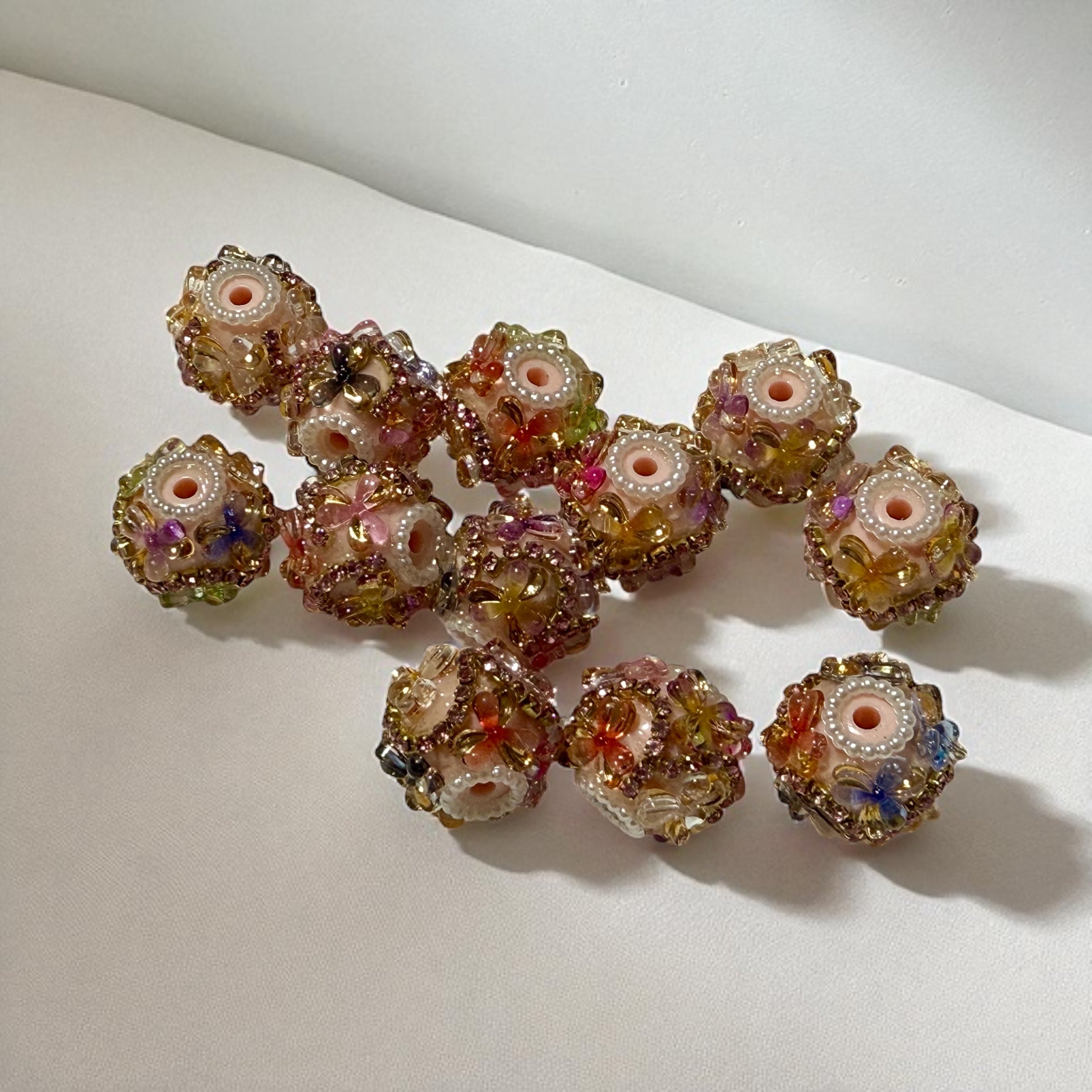 16mm Rhinestone and Cute Flower Beads (5pcs) Main image