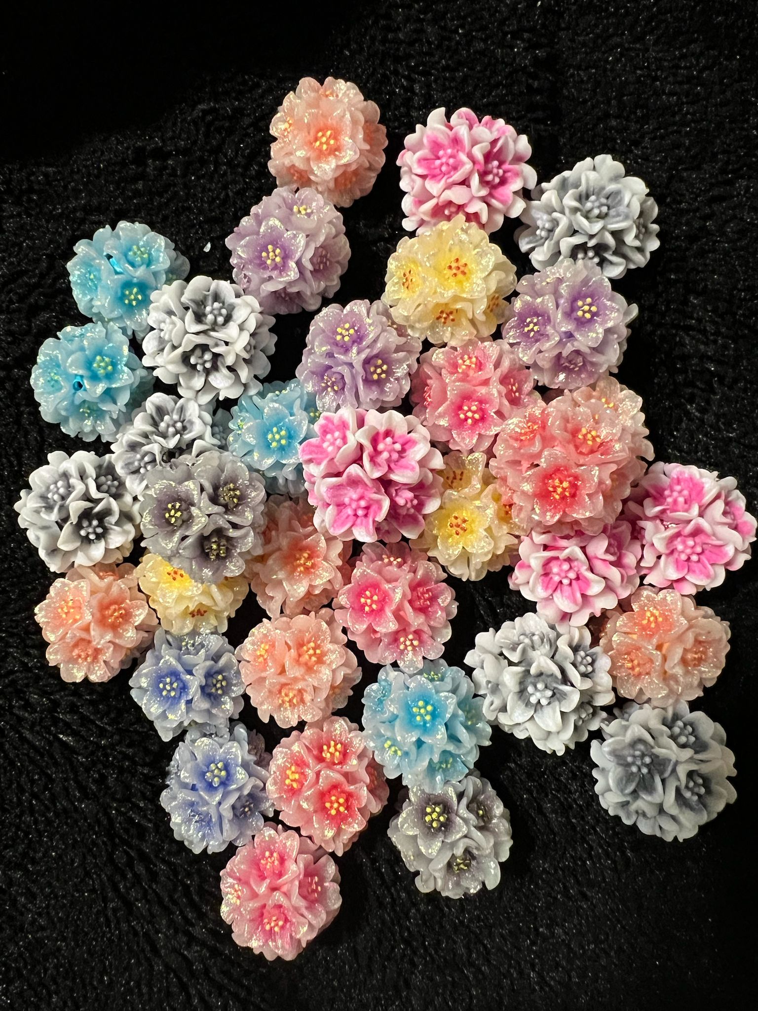 23mm Lilly Flowers Beads (5pcs) Main image