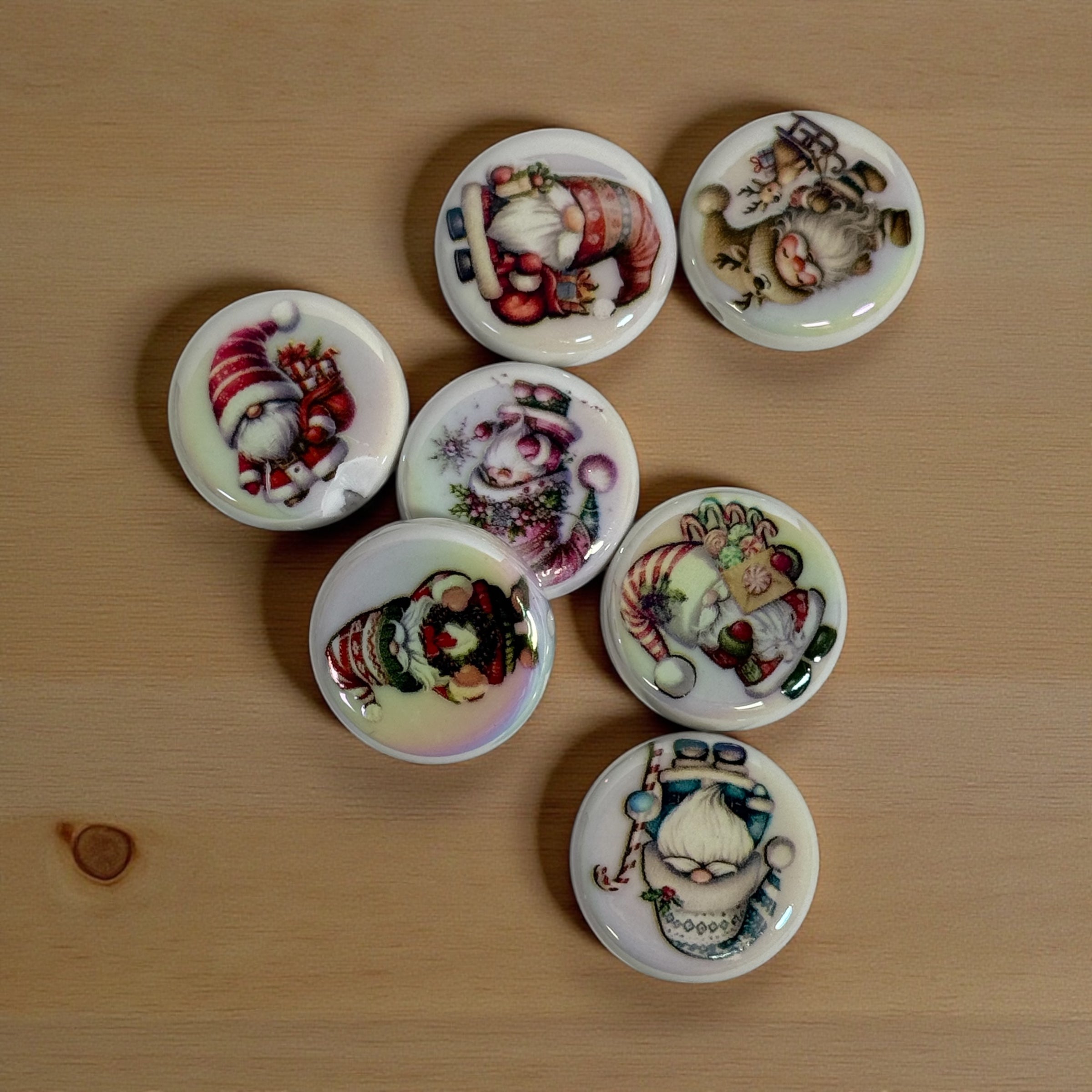 23mm Christmas Gnome Round Flat Beads
